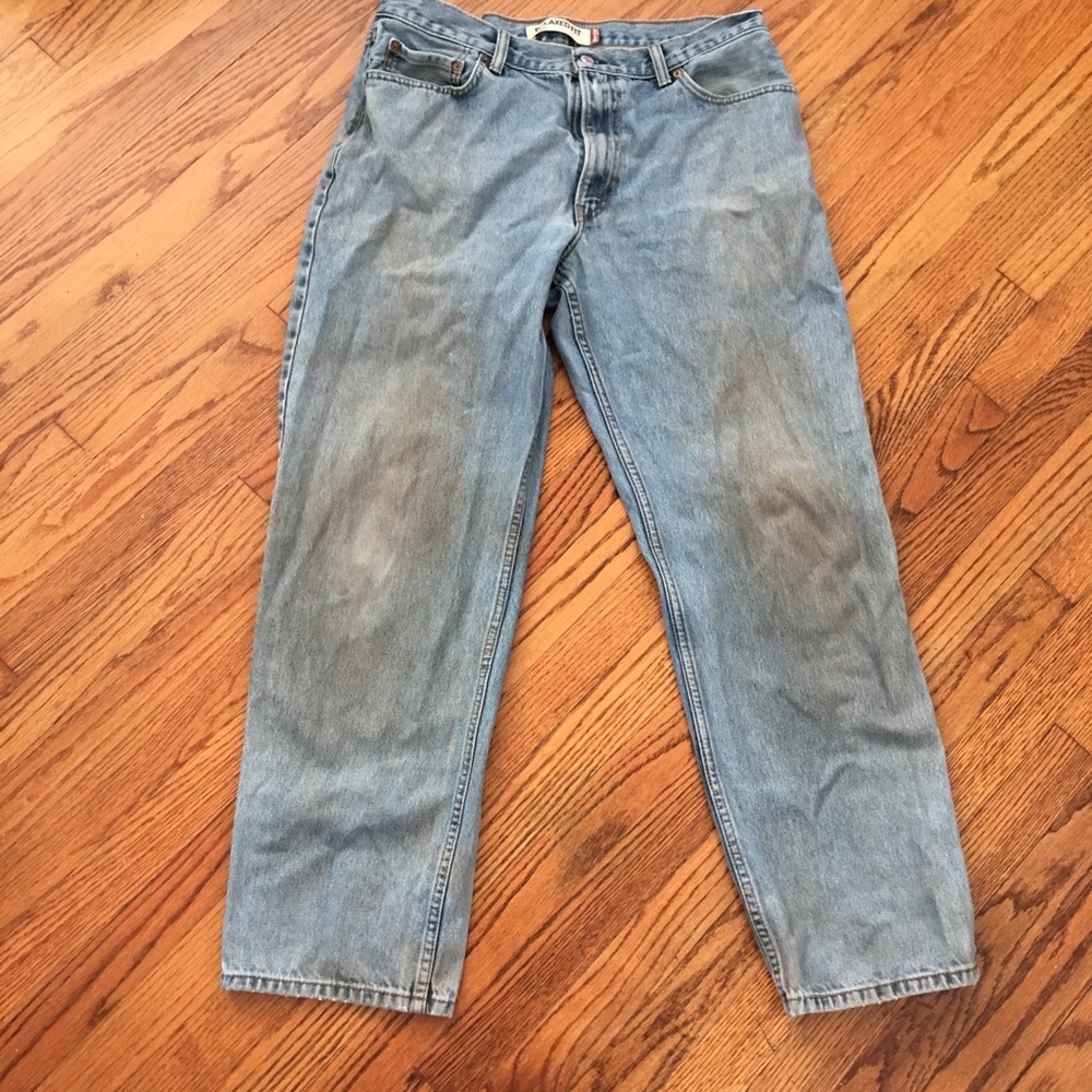 Levi’s 550 relaxed fit dirt distressed 36X32